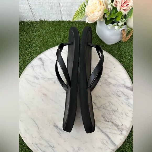 Tory Burch Black Minimalist Flip Flop Sandals women size 10 preowned - Picture 9 of 13